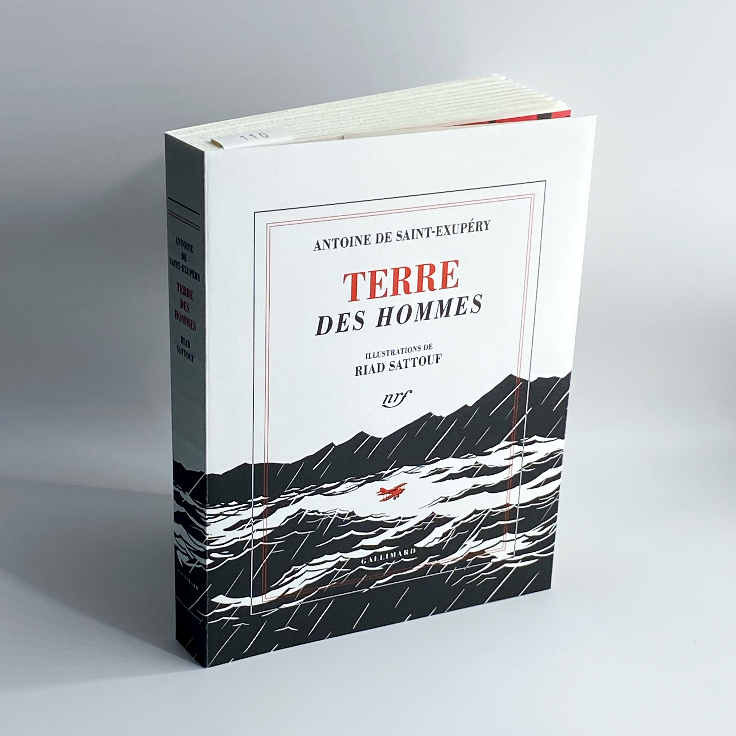 <strong>Livre « Terre des Hommes » d'Antoine de Saint-Exupéry<br> Illustré par Riad Sattouf <br></strong><font color="red"> ÉDITION LUXE limitée à 120 exemplaires, accompagnée d'un tirage d'art inédit numéroté, signé et annoté par Riad Sattouf. </font>